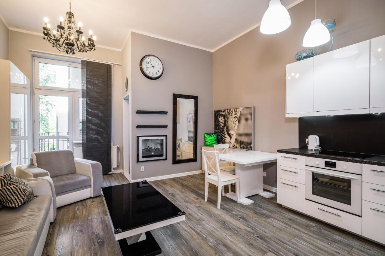Apartament Glamour Konarskiego Wawelofts Красков Екстериор снимка