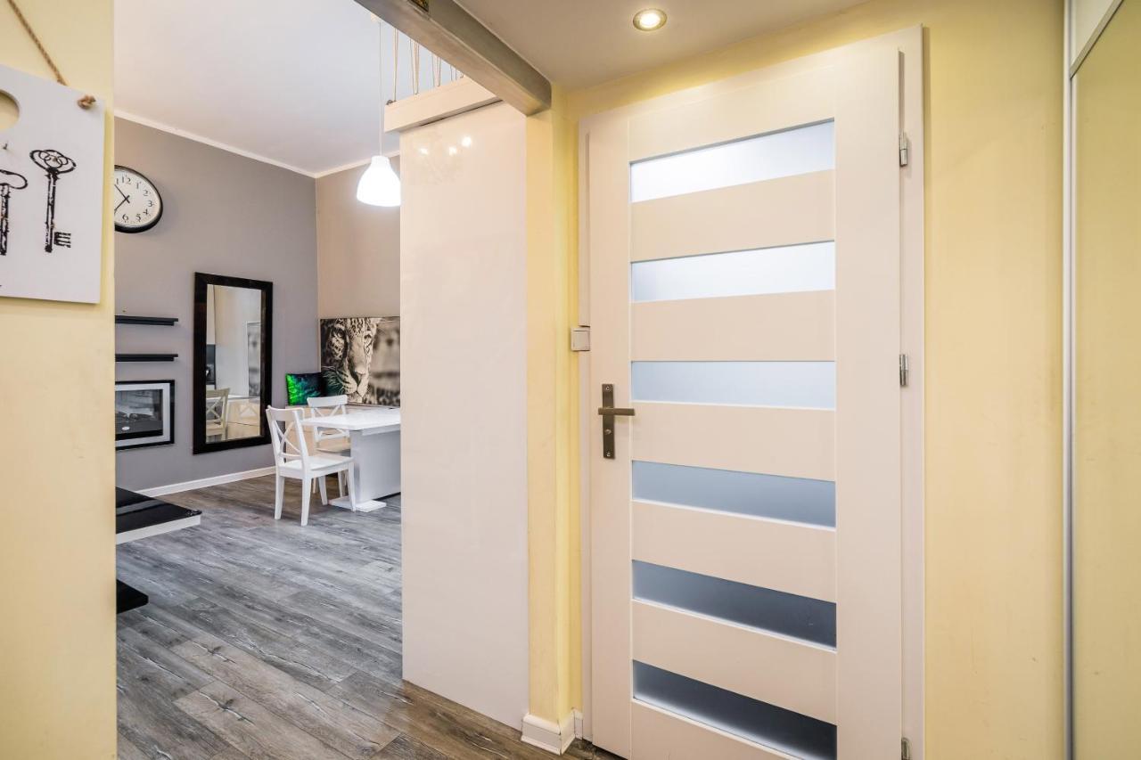 Apartament Glamour Konarskiego Wawelofts Красков Екстериор снимка